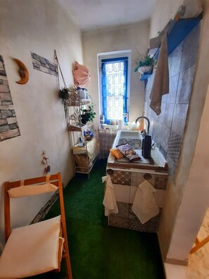 Bathroom - Lovely Dependance (Cerratina)