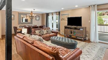 Condo, 4 Bedrooms | Living area