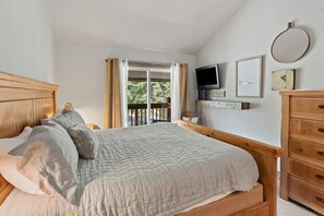 Condo, 4 Bedrooms | 4 bedrooms, laptop workspace, free WiFi - Winterset 1 4 Bedroom Condo by RedAwning (Steamboat Springs)