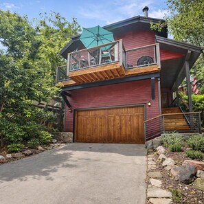 House, 4 Bedrooms | Exterior - 136 Top Of Main! Secret Daly Hideaway W/ Hot Tub! Walk To Main Street! 4 Bedroom Home by RedAwning (Park City)