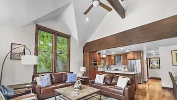 Hus, 4 soverom | Oppholdsområde | Smart-TV