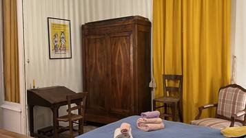 1 Schlafzimmer, Schreibtisch, kostenloses WLAN, BettwÀsche