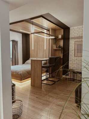 1 habitación, escritorio, tabla de planchar con plancha y wifi gratis 
