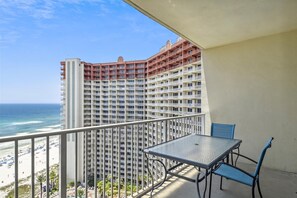 Condo, 2 Bedrooms | Property grounds