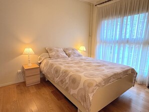 1 bedroom, desk, iron/ironing board, free WiFi