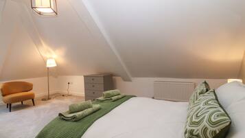 1 bedroom, individually decorated, individually furnished, free WiFi