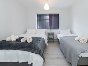 2 habitaciones, tabla de planchar con plancha y wifi gratis 