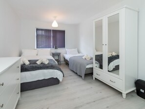 2 chambres, fer et planche à repasser, Wi-Fi gratuit, draps fournis