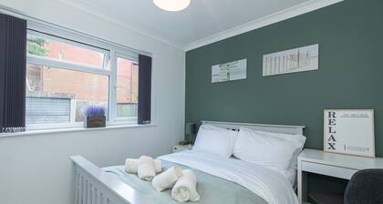2BDR Peaceful Ground Floor Apartment Free Parking - Pass the Keys