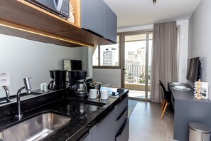 Basic Studio (422819) | Private kitchen | Microwave, stovetop, espresso maker - 360 Vn Melo Alves by Housi (São Paulo)