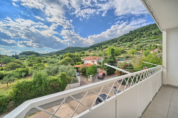 Apartment | Property grounds - A2- Luxury apt w big Balcony, 4 min Walk to Beach (Split)