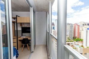 Executive Studio | Balcony - 360 VN Frei Caneca by Housi (São Paulo)