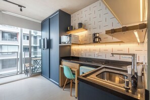 标准双人房 (543299) | 私人厨房 | 微波炉、炉灶、意式浓缩咖啡机、餐桌