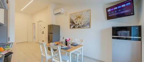 Standard Apartment, Multiple Bedrooms (Magnolia Apt - Palazzo Palermo 1817) | Dining