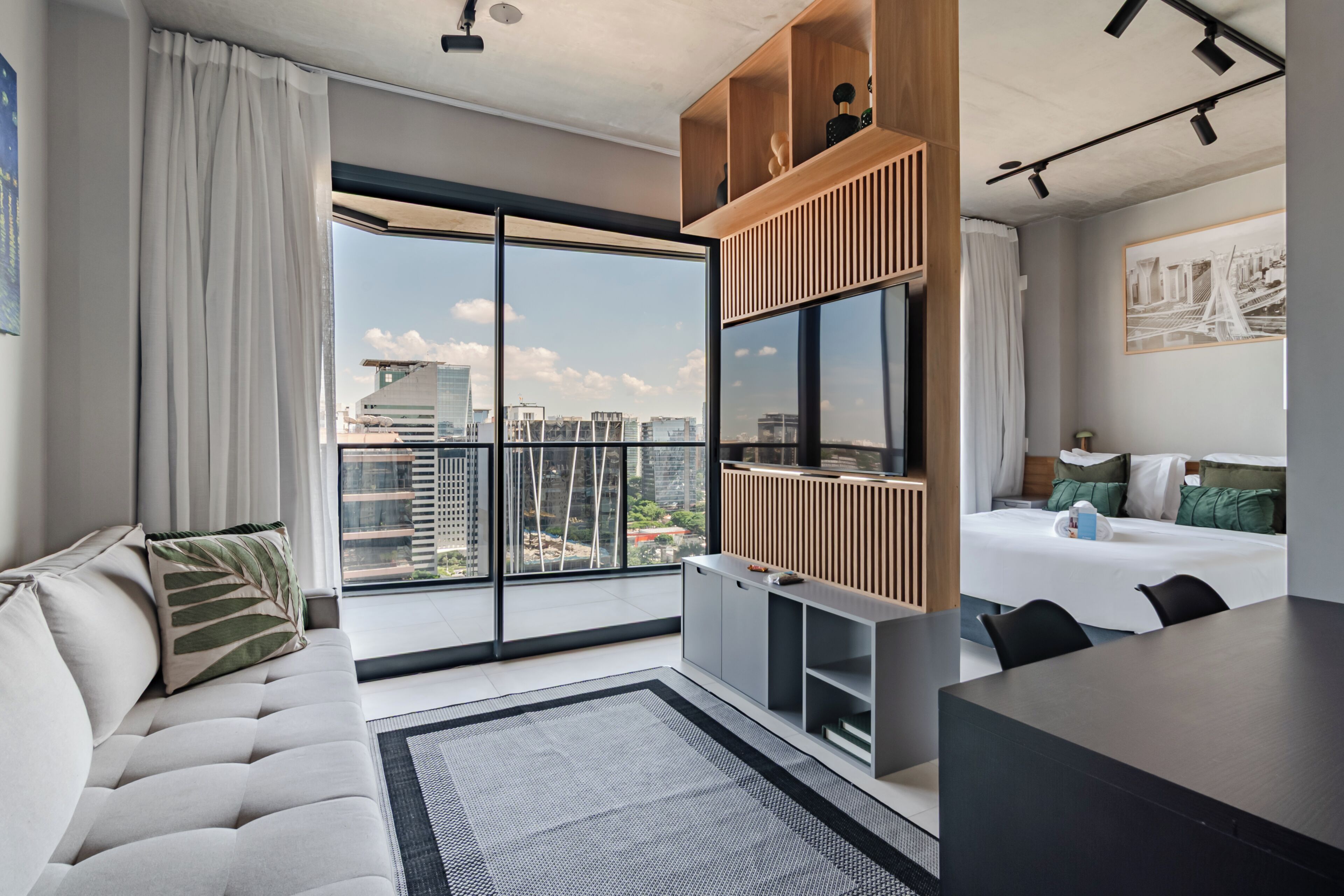 Standard Studio (641629) | Living area | Smart TV