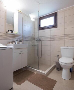 Apartment | Bathroom