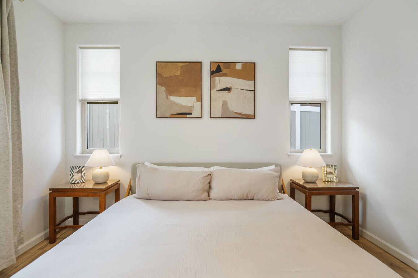 3 Schlafzimmer, Schreibtisch, Bügeleisen/Bügelbrett, Reisekinderbett