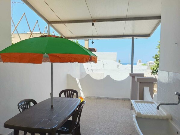 Outdoor dining - Small villa 400 meters from the sea (Nardò)