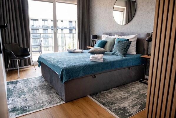 1 bedroom, travel crib, free WiFi, bed sheets - Apartment with river view, sauna and indoor pool (Dziwnow)