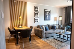 Smart TV, mesa de ping pong