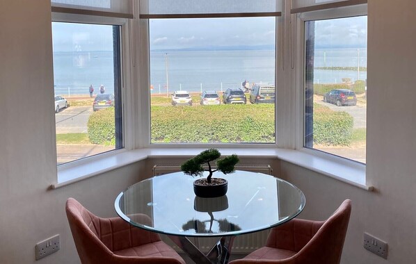 View from room - Eden Retreats Serviced Apartments (Morecambe)