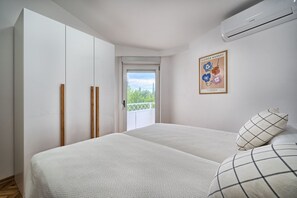 Apartment | 2 bedrooms, iron/ironing board, free WiFi, bed sheets - A3 - Luxury apt w big Balcony, 4 min Walk to Beach (Split)