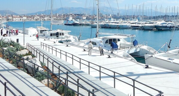 Apartment | Marina - A 2 Luxury apt w big Balcony, 4 min Walk to Beach (Split)