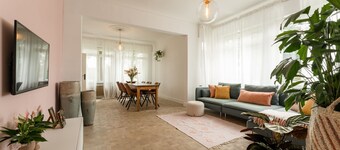 T Hovenshuis is een Sfeervolle Ingerichte Woning met Tuin op 1km van de Maas