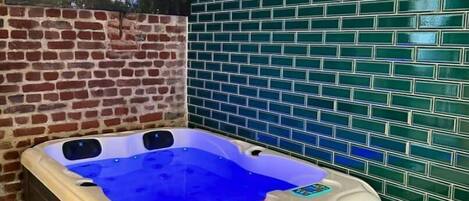 Bain à remous intérieur