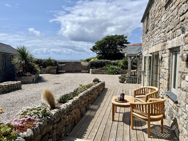 Cottage | Interior