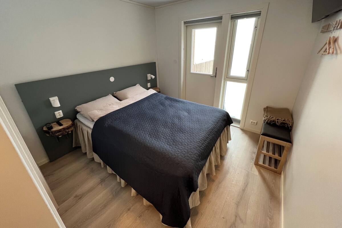 Basic Double Room, 1 Queen Bed, Non Smoking, Sea View (101)