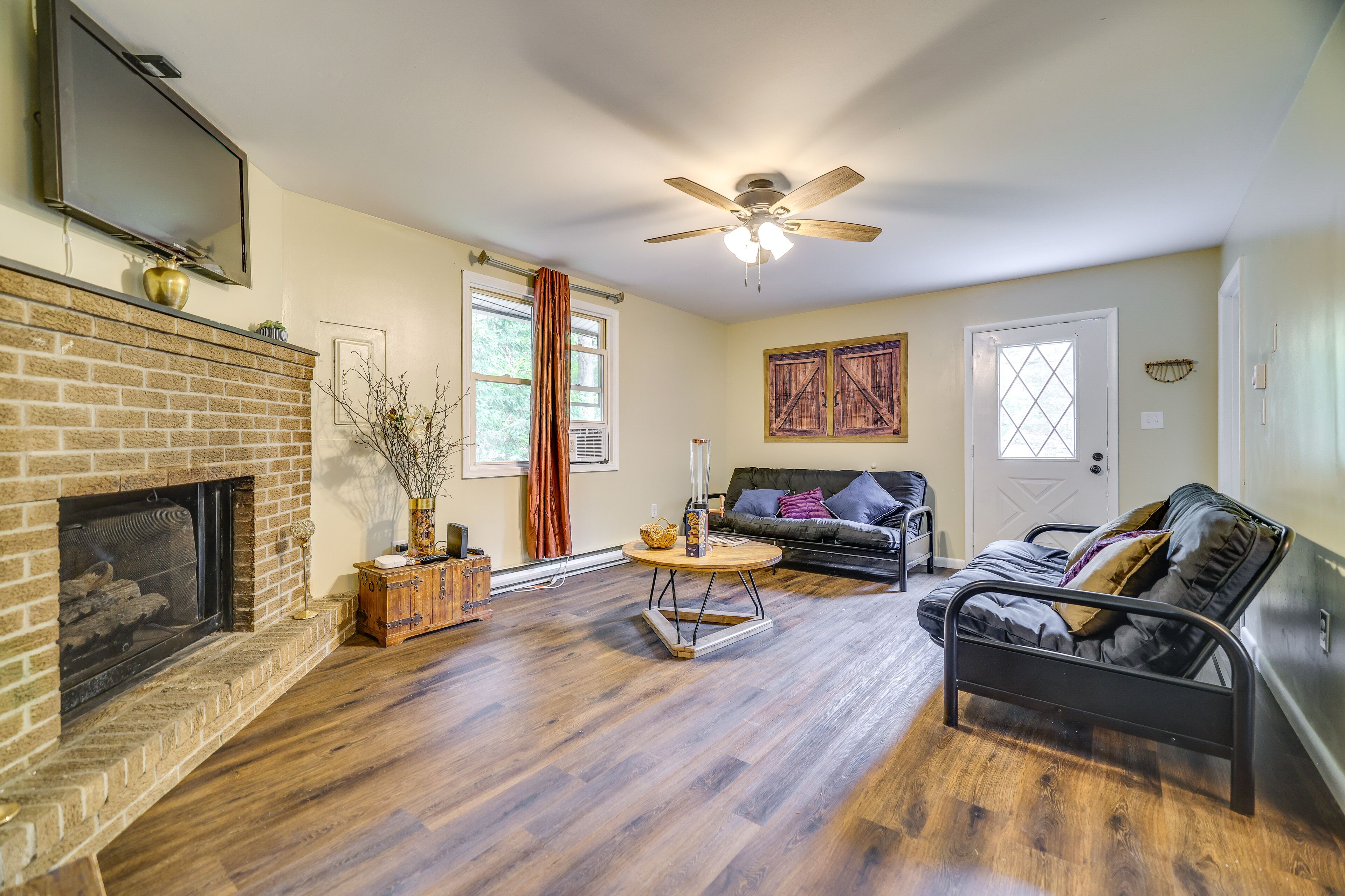 Tobyhanna Vacation Rental: Game Room & Trampoline!