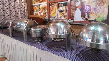 Free daily English breakfast