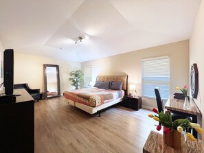 4 bedrooms, iron/ironing board, free WiFi, bed sheets