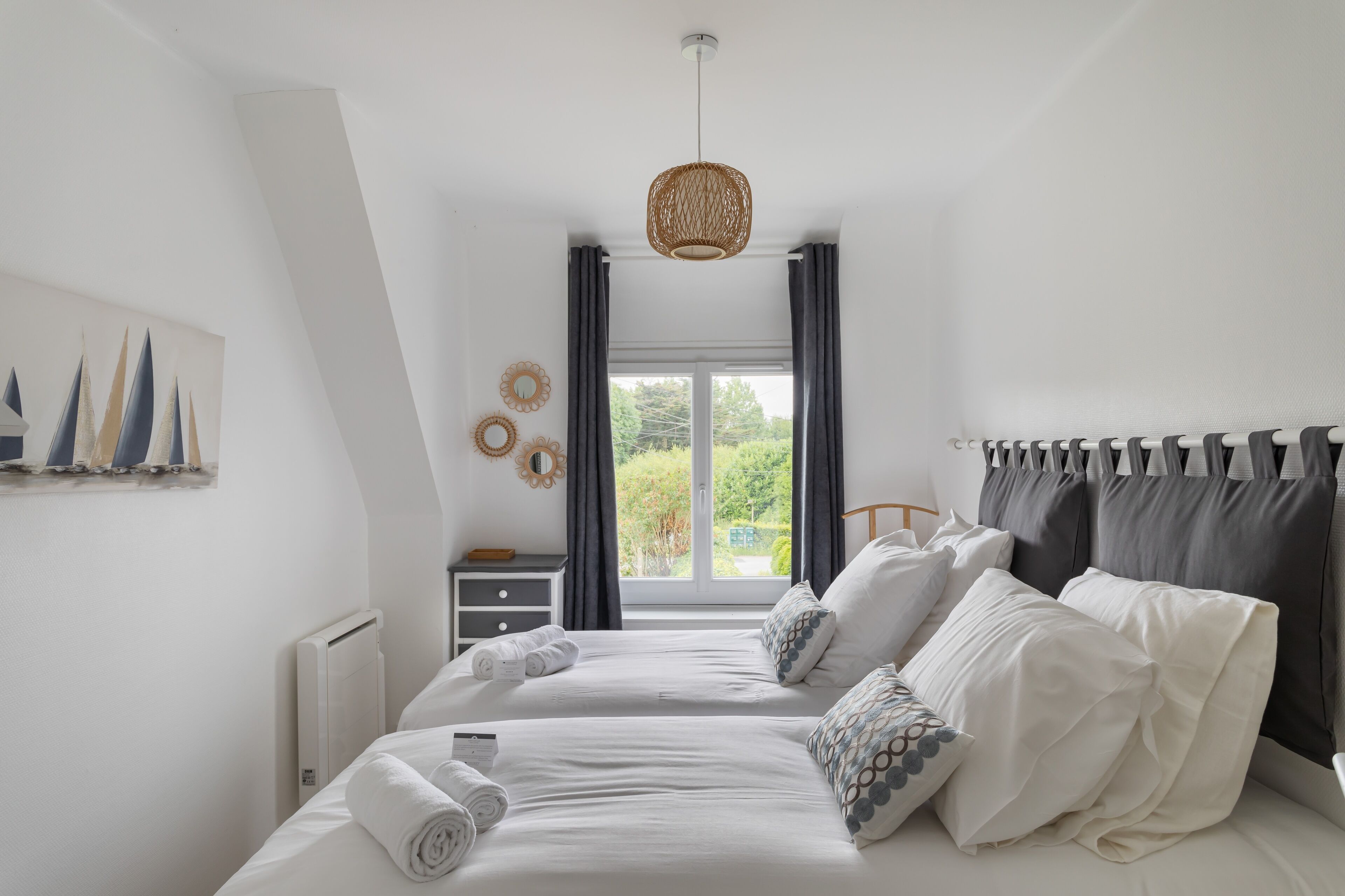 2 chambres, fer et planche à repasser, Wi-Fi gratuit, draps fournis