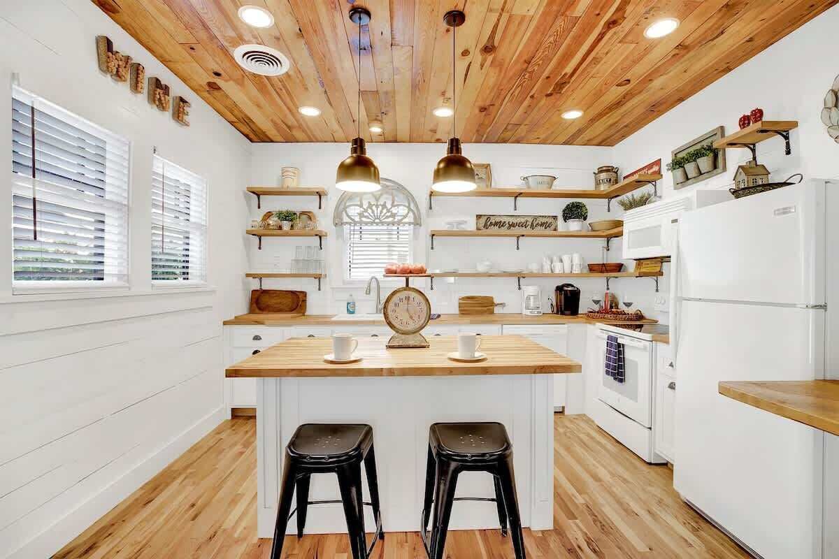 House, Multiple Beds, Hot Tub (310 W Travis- M & G) | Private kitchen | Coffee/tea maker, electric kettle