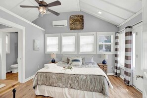 5 bedrooms, individually decorated, individually furnished, bed sheets