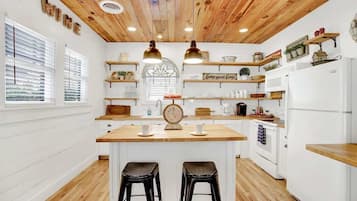 House, Multiple Beds, Hot Tub (310 W Travis- M & G) | Private kitchen | Coffee/tea maker, electric kettle