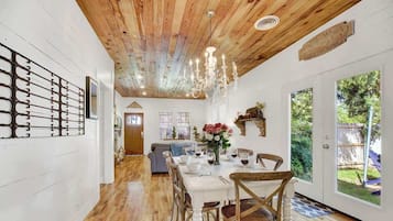 5 habitaciones, decoración personalizada y muebles diferentes