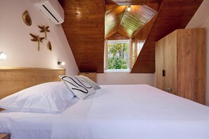 Unclassified image, 3 of 37, button