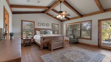 Casa, várias camas, varanda (465 Bear Crk- Main) | 4 quartos, individualmente decorados, individualmente mobiliados