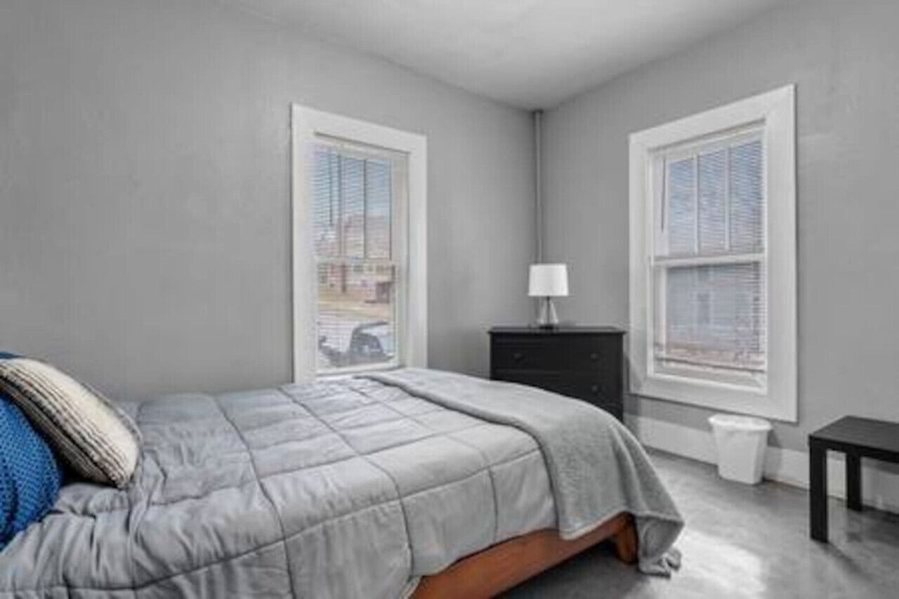 2 soverom, strykejern/-brett, wi-fi (inkludert) og sengetøy