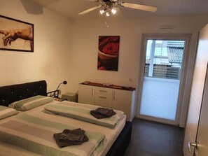 1 bedroom, iron/ironing board, travel cot, free WiFi - Großzügige Wohnung mit Terrasse (Brechen)