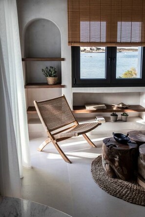 Villa | 7 bedrooms - Beach Access Suites With Breakfast (Agios Nikolaos)