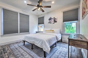 2 bedrooms, individually decorated, individually furnished, free WiFi - Casablanca Charming and Stylish - Walk to Main (Fredericksburg)