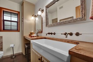 House, Multiple Beds, Hot Tub | Bathroom | Towels, toilet paper - New! Luxury Home Near Main St With 2 Hottubs&firepit (Fredericksburg)