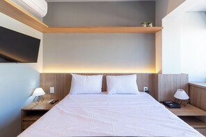 Classic Studio (434446) | Desk, free WiFi - 360 SP Code (São Paulo)