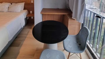 Estúdio empresarial (DESATIVADO) | Área de estar | Smart TV, serviços de streaming