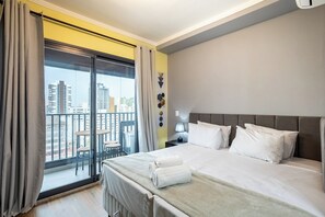 Exclusive Studio (439857) | Desk, free WiFi - 360 SP Code (São Paulo)