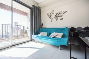 Basic Studio (418861) | Living area | Smart TV, streaming services - 360 SP Code (São Paulo)